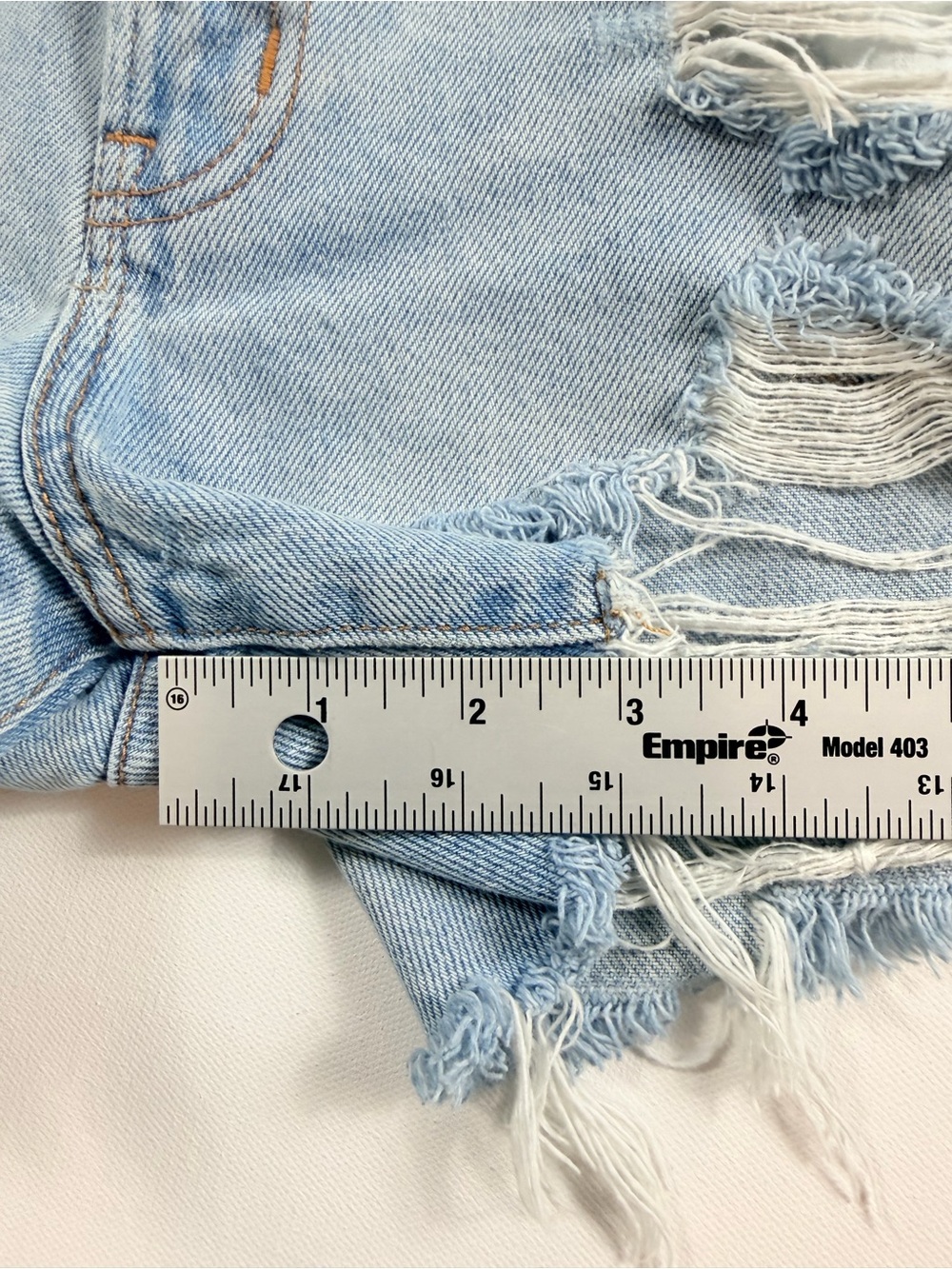 Abercrombie & Fitch Mid Rise Boyfriend Shorts 28 Distressed Cutoff Denim Y2K - Picture 6 of 7